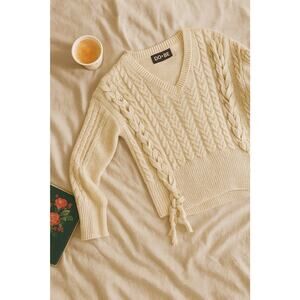 Chunky Cream Cable Knit Lace-Up Sweater – Small - Soft Grunge Cabincore Holiday